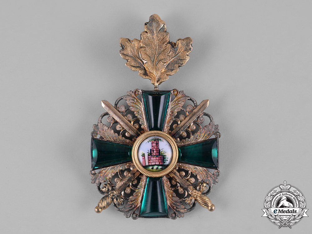 baden,_duchy._an_order_of_the_zähringer_lion,_ii_class_knight,_with_oak_leaves_and_swords,_c.1915_m19_0778_1_1
