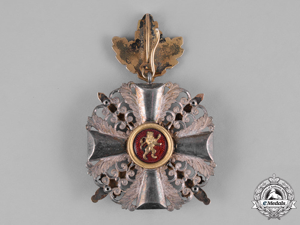 baden,_duchy._an_order_of_the_zähringer_lion,_ii_class_knight,_with_oak_leaves_and_swords,_c.1915_m19_0779_1_1