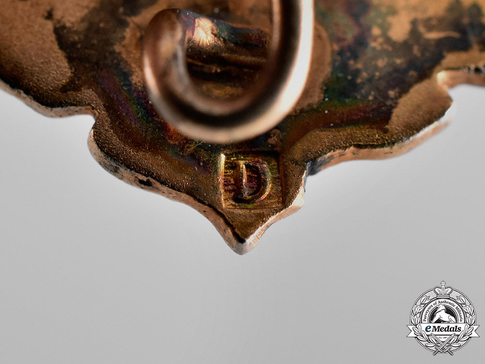 baden,_duchy._an_order_of_the_zähringer_lion,_ii_class_knight,_with_oak_leaves_and_swords,_c.1915_m19_0782_1_1