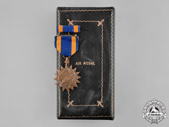 United States. An Air Medal In Hardshell Case Of Issue