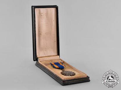 united_states._an_air_medal_in_hardshell_case_of_issue_m19_0855
