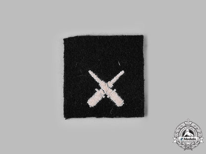 united_states._two_second_war_navy_insignia_m19_10072