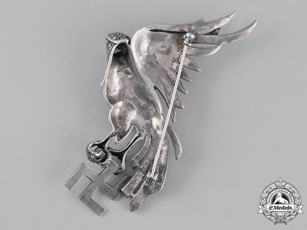 germany,_third_reich._a_silver_brooch_presented_to_anne_lindbergh_from_ah,1940_m19_10081