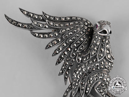 germany,_third_reich._a_silver_brooch_presented_to_anne_lindbergh_from_ah,1940_m19_10082