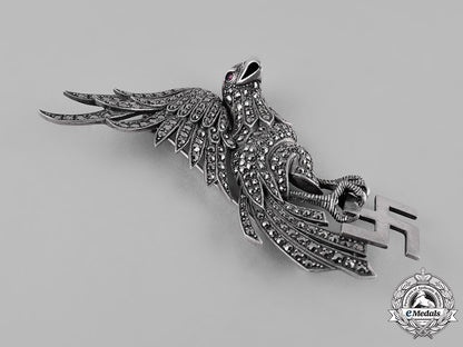 germany,_third_reich._a_silver_brooch_presented_to_anne_lindbergh_from_ah,1940_m19_10084