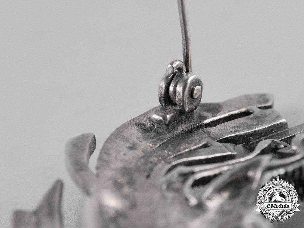 germany,_third_reich._a_silver_brooch_presented_to_anne_lindbergh_from_ah,1940_m19_10087