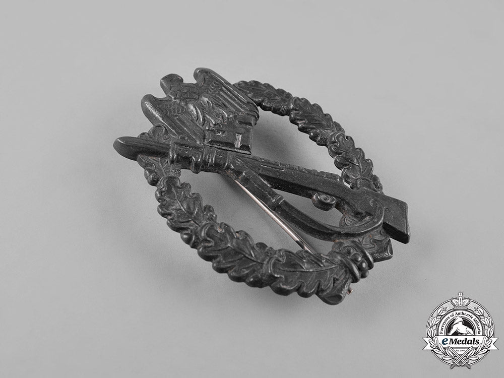 germany,_wehrmacht._an_infantry_assault_badge,_silver_grade_m19_10115