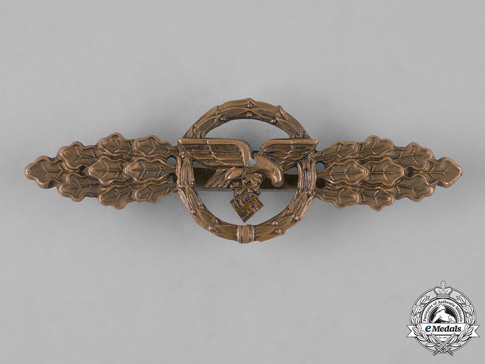 germany,_luftwaffe._a_front_flying_clasp_for_transport&_glider_pilots,_bronze_grade_m19_10217_1