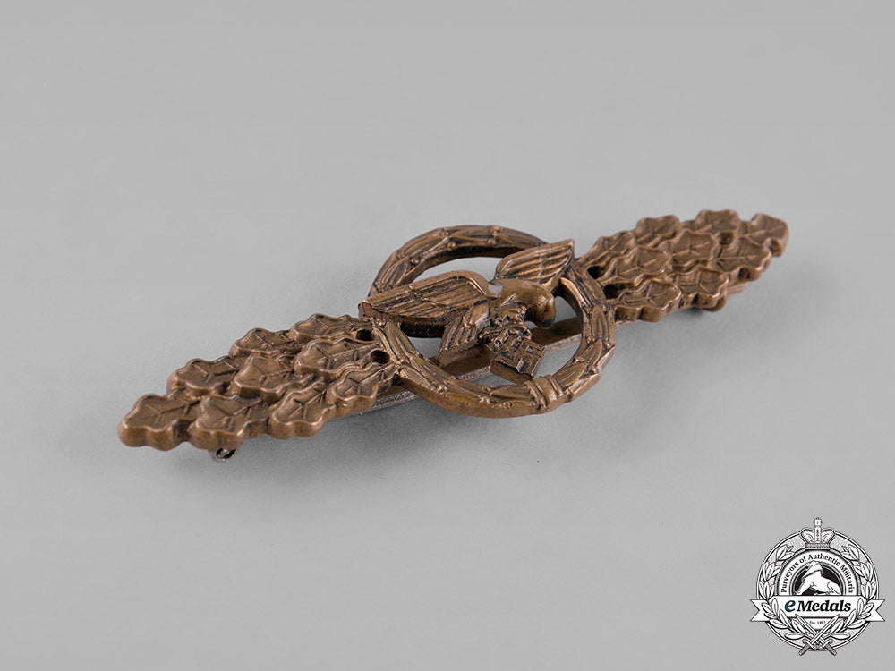 germany,_luftwaffe._a_front_flying_clasp_for_transport&_glider_pilots,_bronze_grade_m19_10219_1