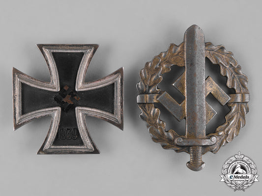 germany,_third_reich._a_pair_of_badges_m19_10232
