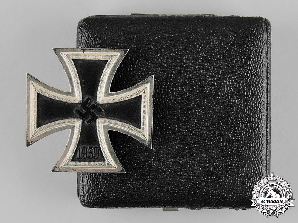 germany,_wehrmacht._a1939_iron_cross_i_class_with_case,_by_wächtler&_lange,_dietrich_maerz_collection_m19_10799_1
