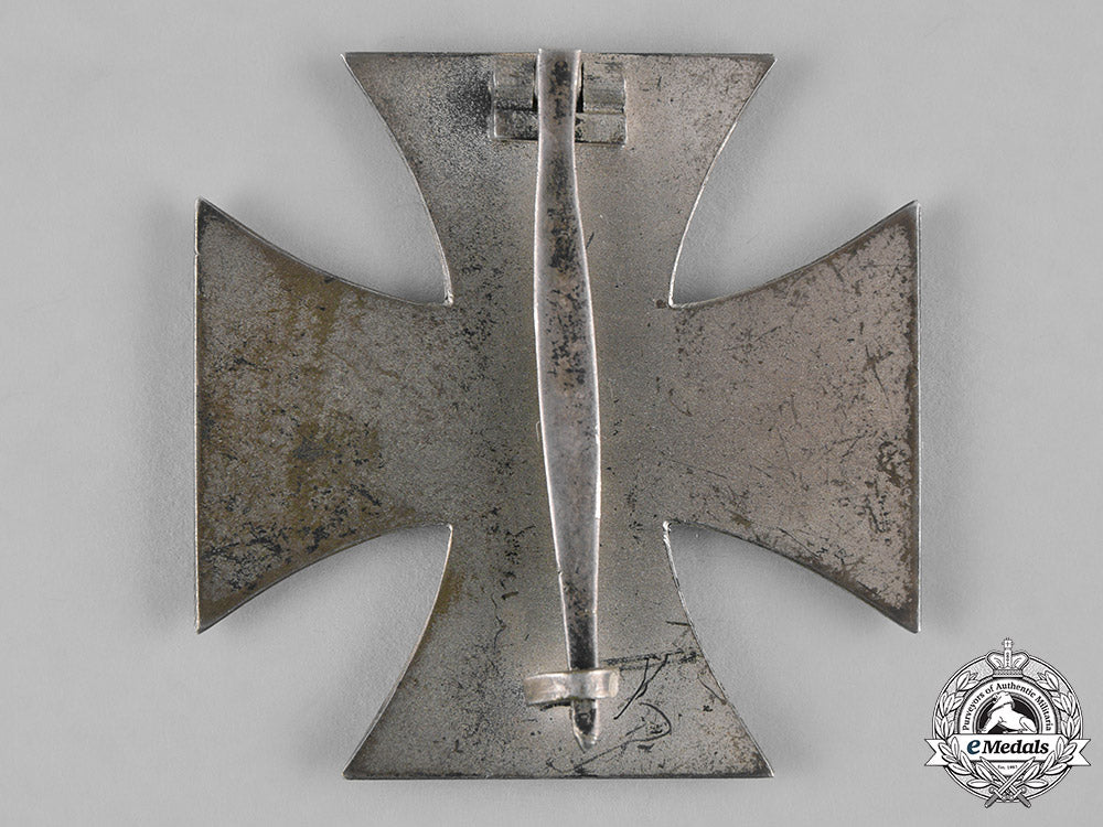 germany,_wehrmacht._a1939_iron_cross_i_class_with_case,_by_wächtler&_lange,_dietrich_maerz_collection_m19_10801_1