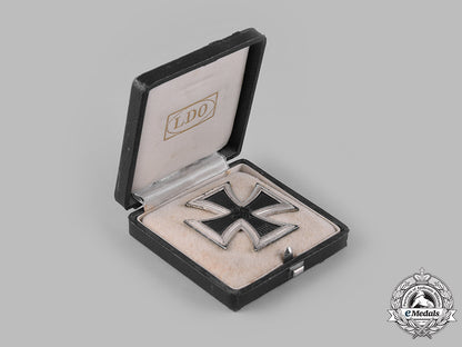 germany,_wehrmacht._a1939_iron_cross_i_class_with_case,_by_wächtler&_lange,_dietrich_maerz_collection_m19_10807_1