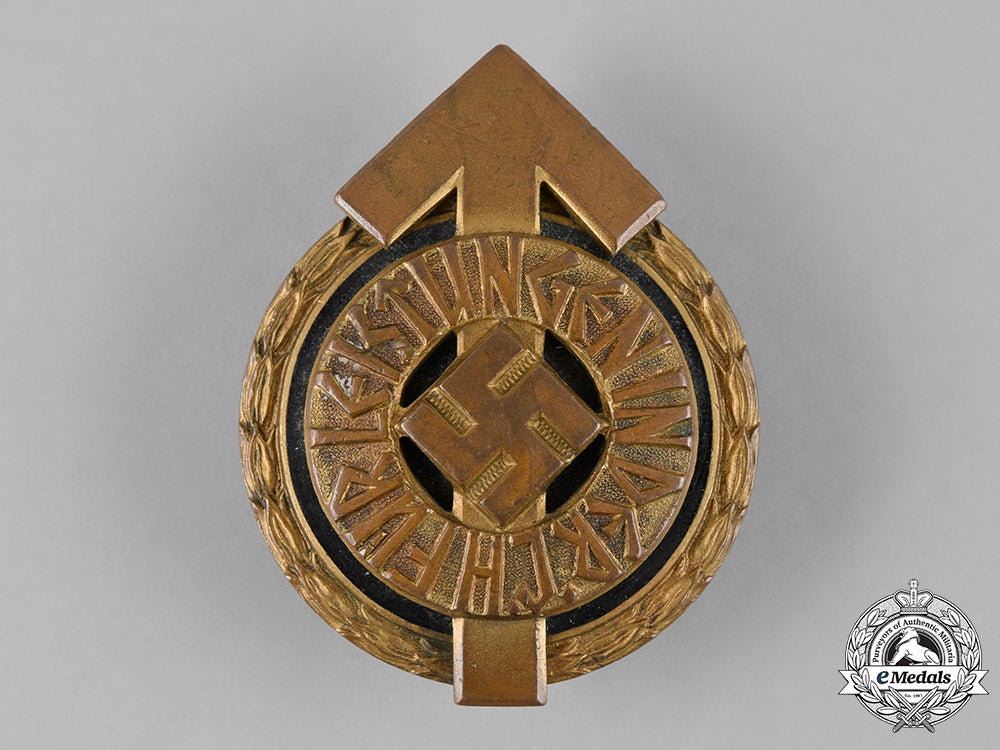 germany,_hj._a_numbered_leader’s_sports_badge,_by_gustav_brehmer_m19_10816