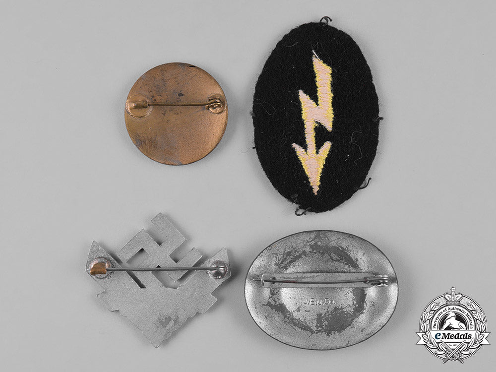 germany,_wehrmacht._a_collection_of_insignia,_documents,_and_photographs_of_wehrmachthelferin_maria_maier_m19_10906