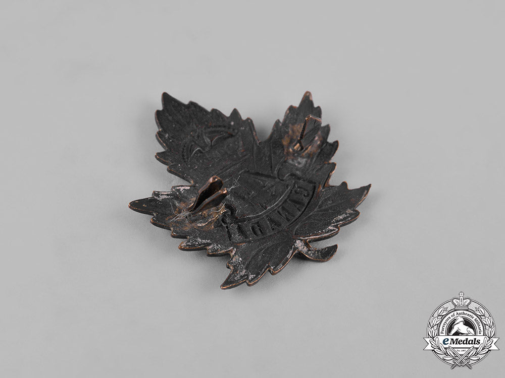 canada._a47_th_infantry_battalion_cap_badge_m19_11025