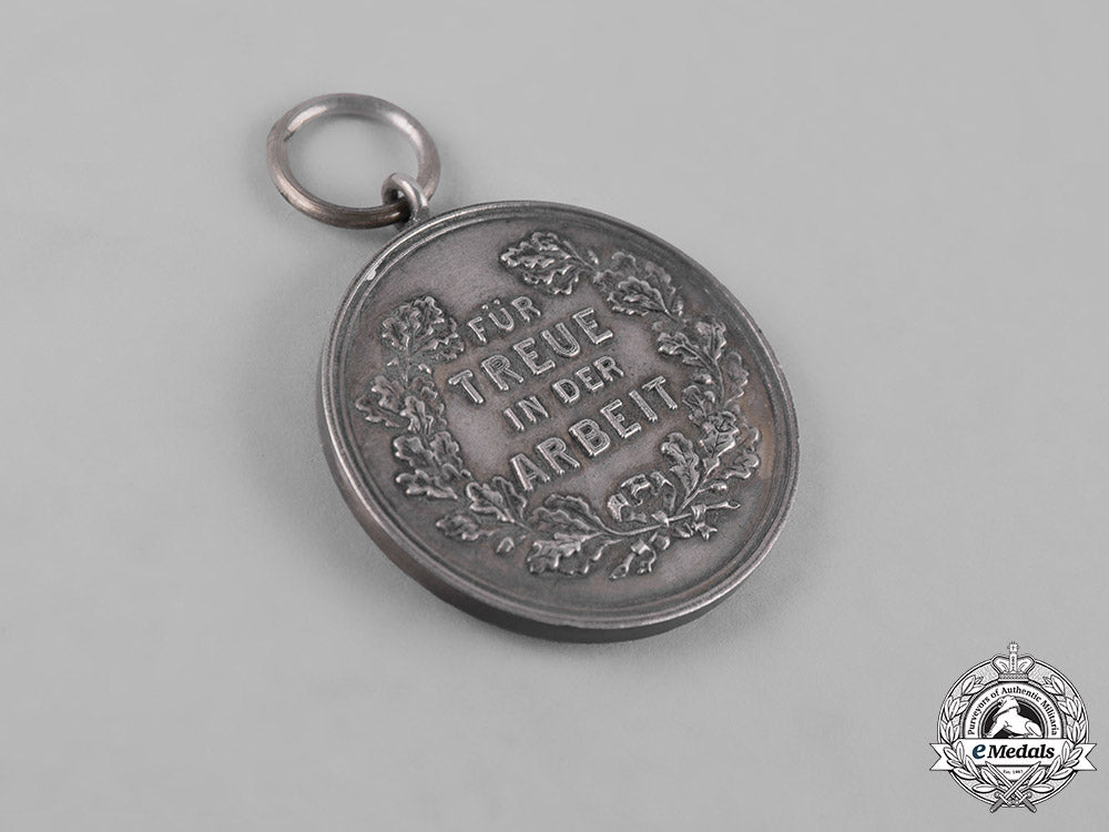 oldenburg,_grand_duchy._a_medal_for_faithful_labour,_c.1910_m19_11084