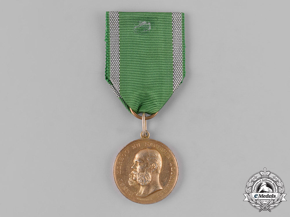 saxe-_altenburg,_duchy._a_medal_for_art_and_science,_gold_grade,_by_f._helfricht_m19_11201