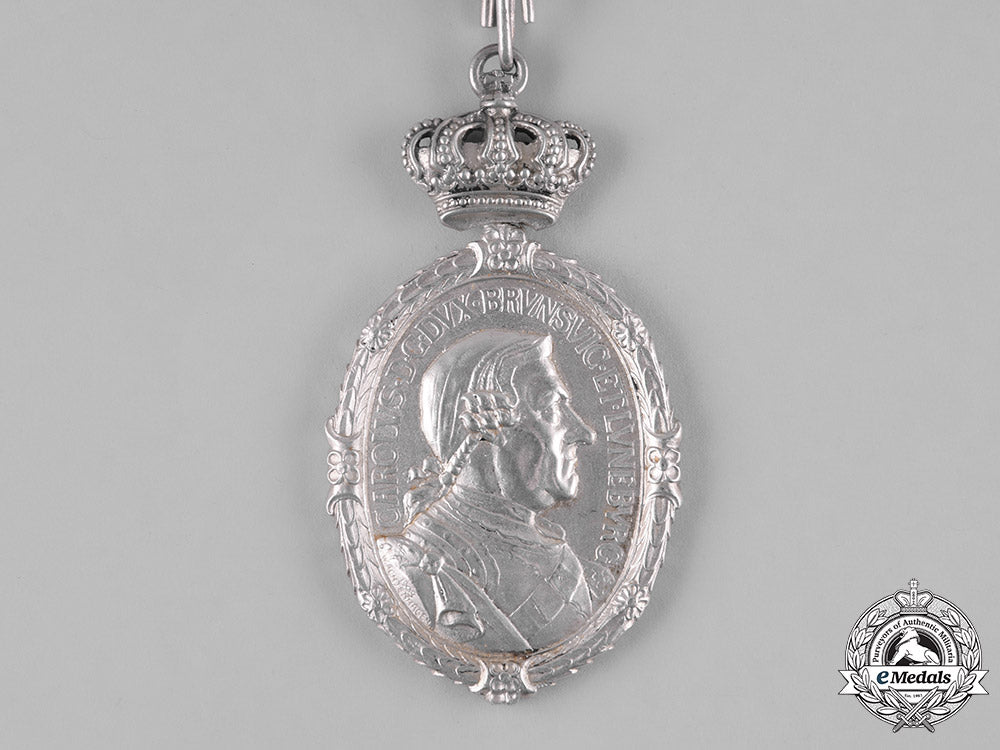 braunschweig,_duchy._a_medal_for_art_and_science,_museum_piece_c.1903_m19_11244