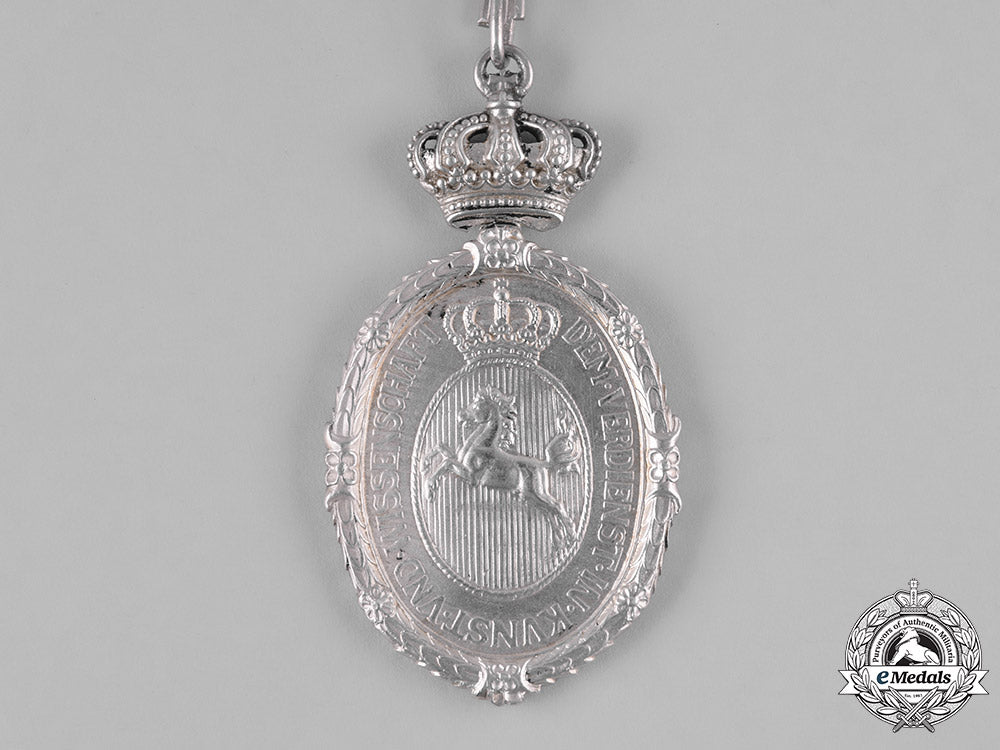 braunschweig,_duchy._a_medal_for_art_and_science,_museum_piece_c.1903_m19_11245
