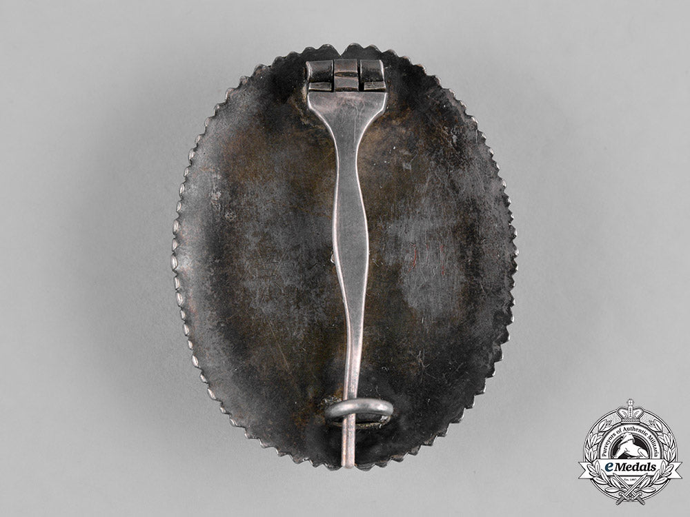 japan,_empire._an_imperial_army_staff_college_graduate_badge_with_gold_m19_1144