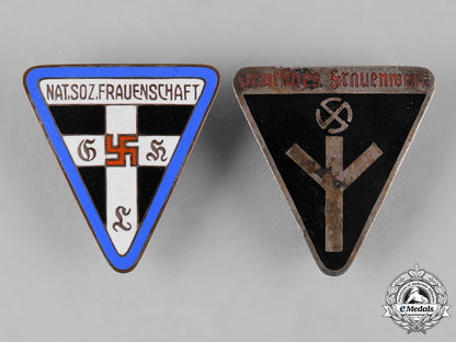 germany,_ns-_frauenschaft._a_pair_of_national_socialist_women’s_league(_ns-_frauenschaft)_membership_badges_m19_11448
