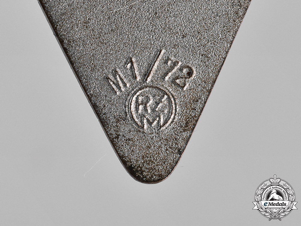 germany,_ns-_frauenschaft._a_pair_of_national_socialist_women’s_league(_ns-_frauenschaft)_membership_badges_m19_11451