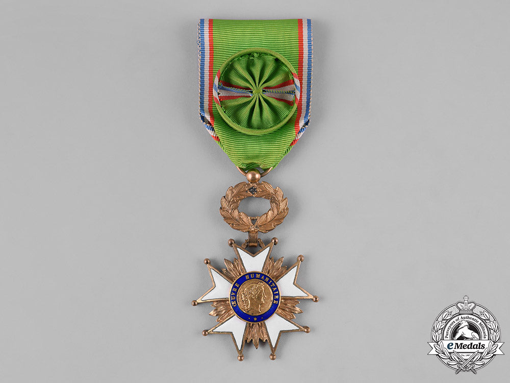 france,_republic._an_humanitarian_works_medal,_officer_c.1960_m19_11514