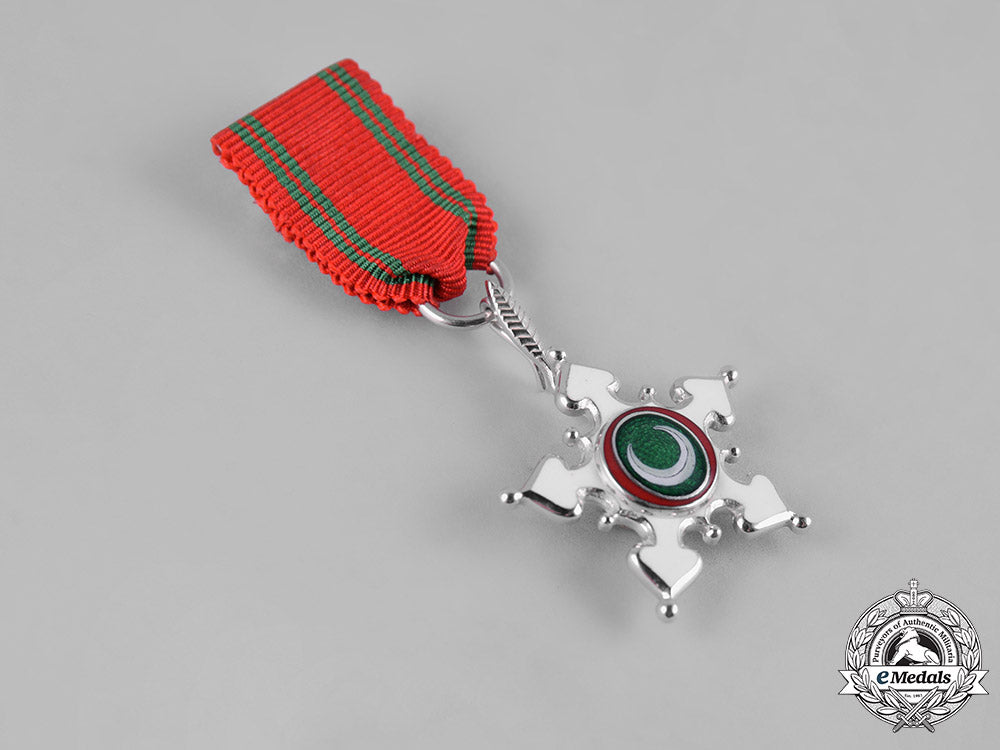 oman,_monarchy._an_order_of_oman_in_white_gold,_miniature_grand_cross,_by_asprey&_co.,_c.1978_m19_11520