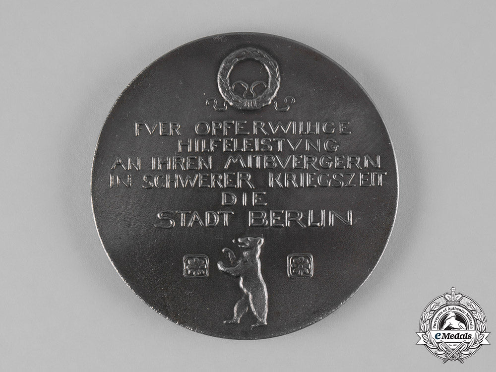 germany,_imperial._a1916_medal_for_berlin_war_relief_volunteers_by_constantin_starck_m19_11642_1