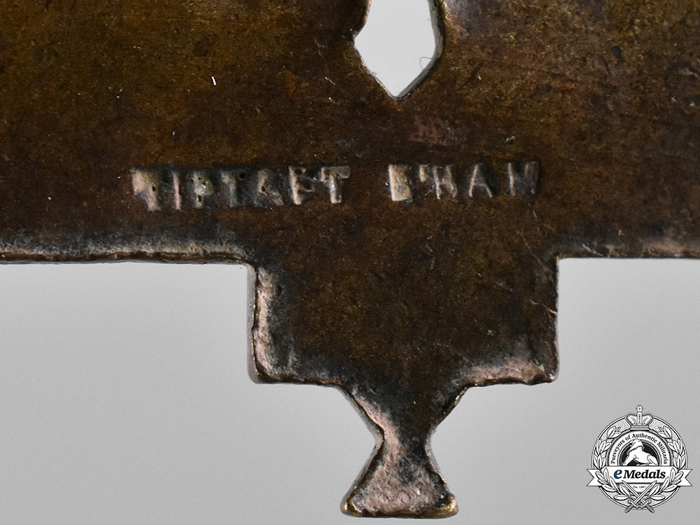 canada,_cef._a77_th_infantry_battalion"_ottawa_battalion"_cap_badge,_tiptaft,_c.1915_m19_11807