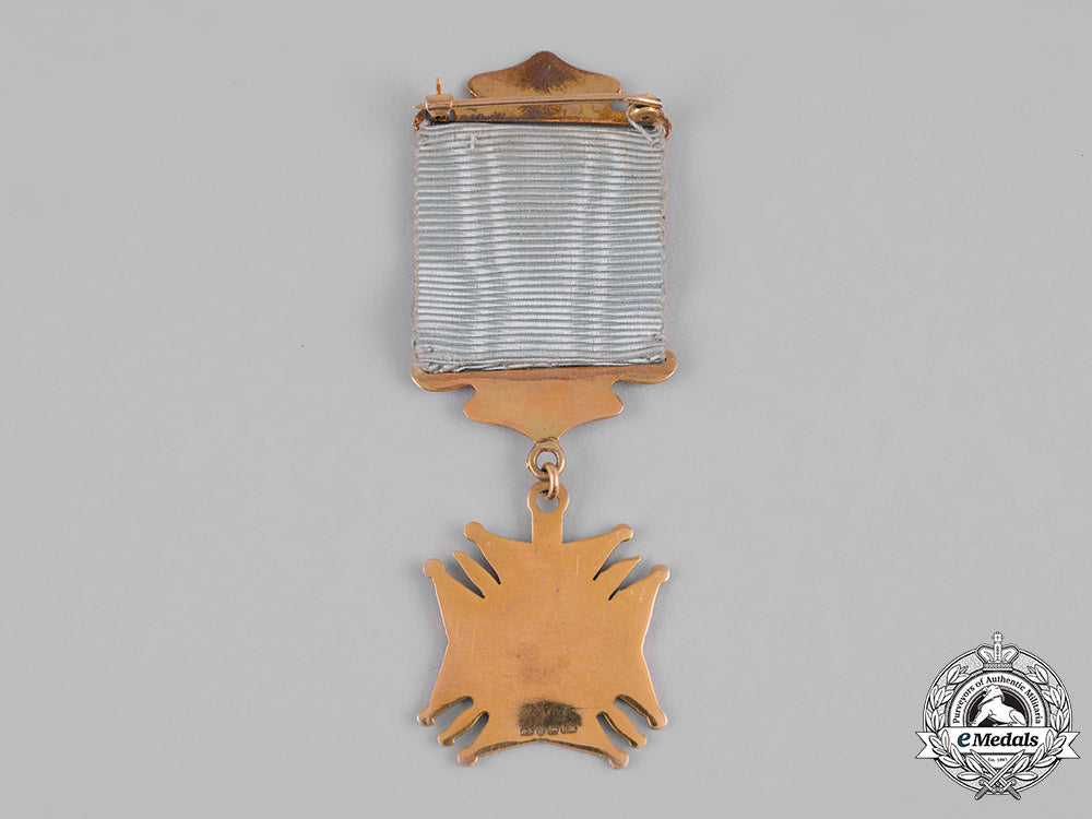united_kingdom._an_independent_order_of_foresters(_iof)_membership_badge_in_gold_m19_1194_1