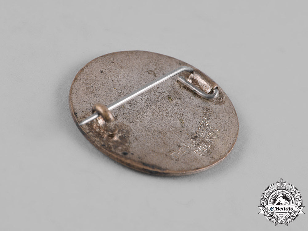 united_kingdom._a_national_war_savings_committee"_for_service"_badge_m19_1206_1