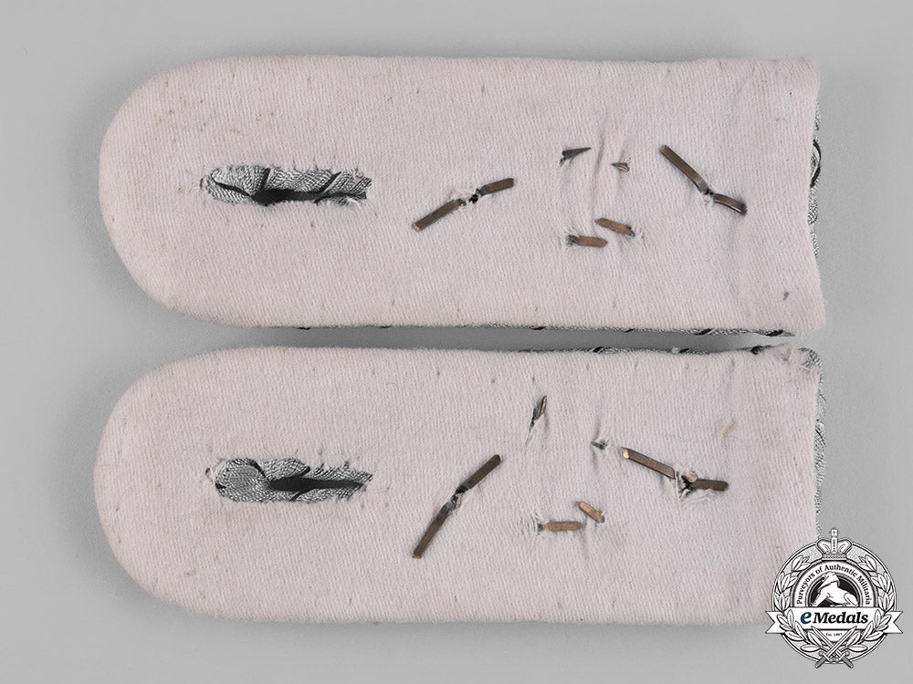 germany,_imperial._a_set_of79_th_infantry_division_hauptmann_shoulder_boards_m19_12083_1