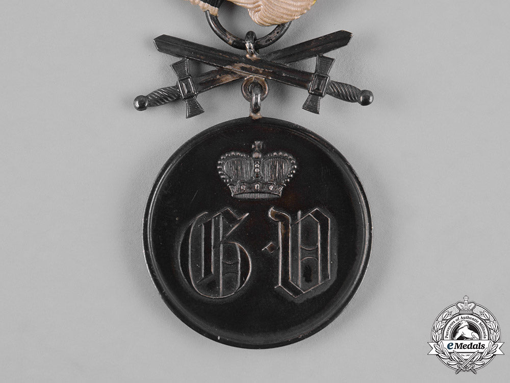 waldeck,_principality._a_silver_medal_of_merit_with_swords,_c.1915_m19_12106