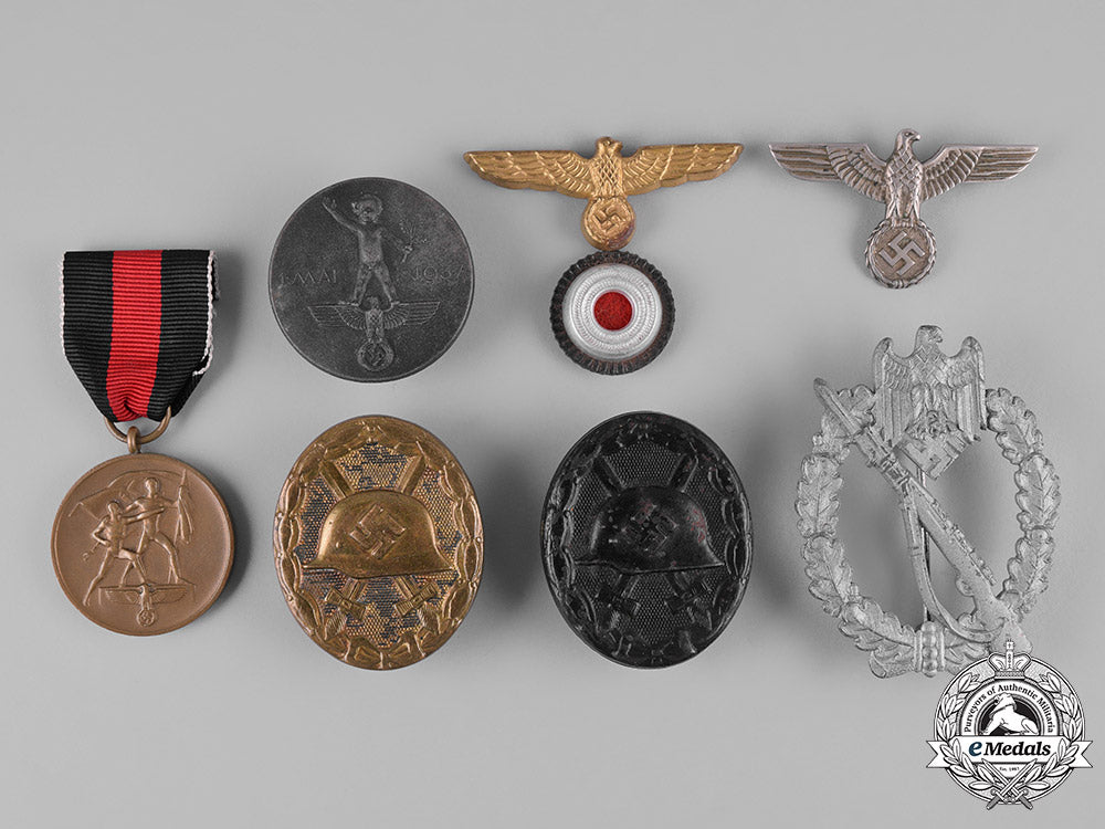 germany,_third_reich._a_lot_of_third_reich_badges,_medals,_and_insignia_m19_12190