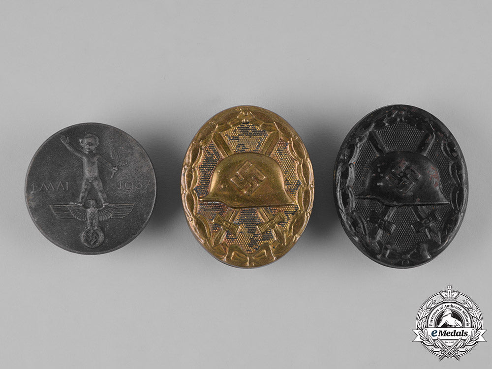 germany,_third_reich._a_lot_of_third_reich_badges,_medals,_and_insignia_m19_12194