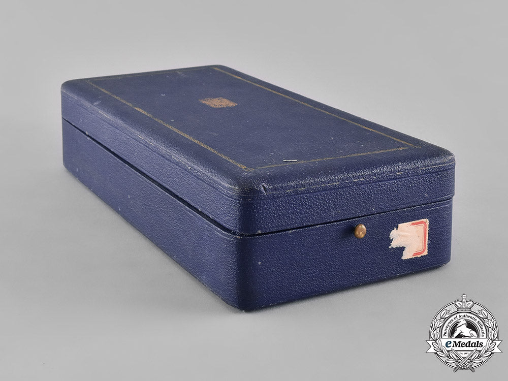 spain,_francoist_period._a_grand_cross_case,_by_cejalvo_m19_12308