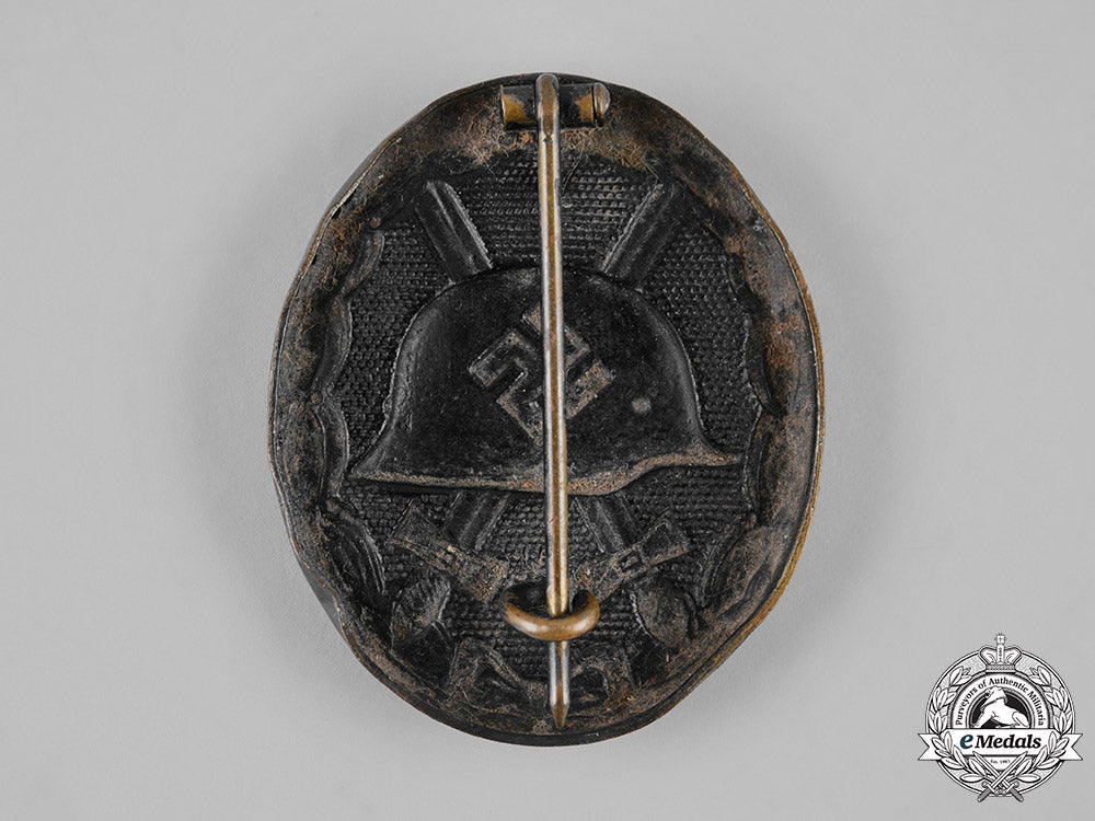 germany,_wehrmacht._a_wound_badge,_black_grade_m19_12397