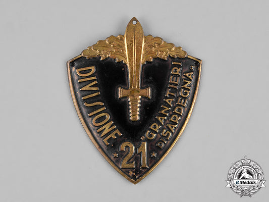 italy,_kingdom._a21_st_infantry_division"_grenadiers_of_sardinia"_sleeve_shield_m19_1262