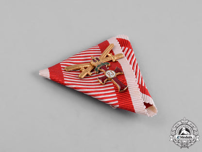 austria,_empire._a_miniature_order_of_franz_joseph,_officer_with_war_decoration&_swords_m19_1267