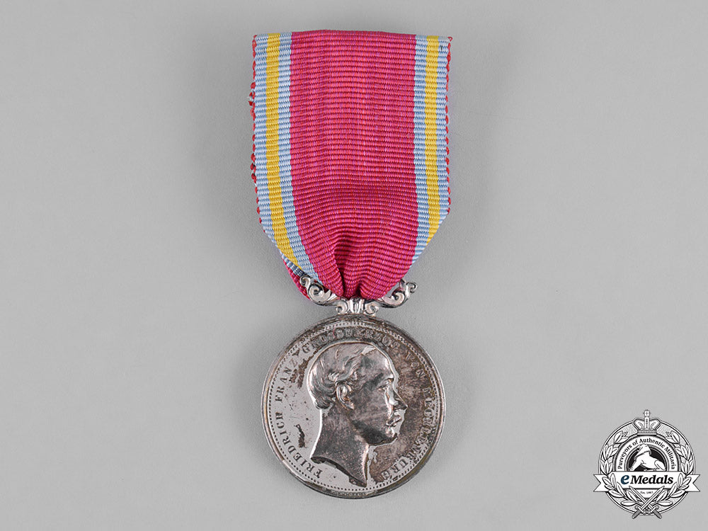 mecklenburg-_schwerin,_grand_duchy._a_silver_merit_medal_for_civil_servants,_c.1900_m19_12728