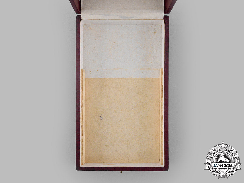 croatia,_independent_state._an_order_of_the_crown_of_king_zvonimir,_i_class_with_oak_leaves_case,_c.1942_m19_13108