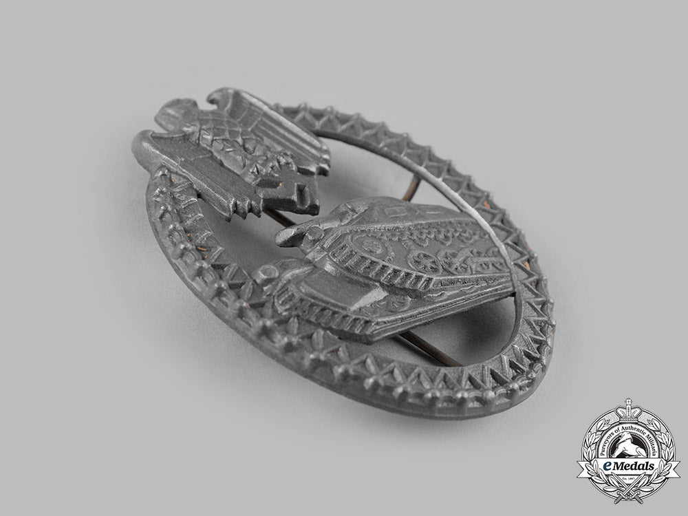 germany,_wehrmacht._an_armoured_marksmanship_lanyard_shield,_grades1-4_m19_13189