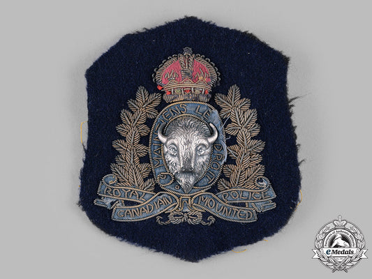 canada._a_fine_royal_canadian_mounted_police(_rcmp)_blazer_crest,_c.1935_m19_13365