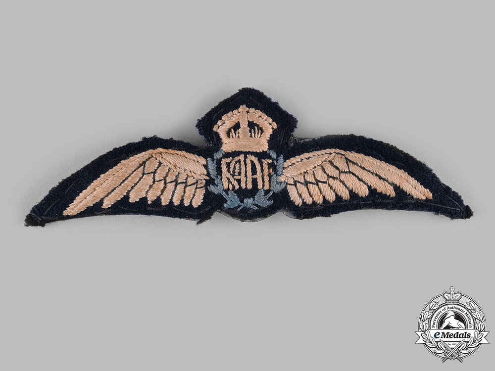 australia._a_royal_australian_air_force(_raaf)_pilot's_badge,_c.1940_m19_13412