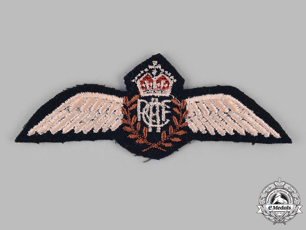 canada._a_second_war_royal_canadian_air_force(_rcaf)_pilot's_wing,1941-1943_issue_m19_13473