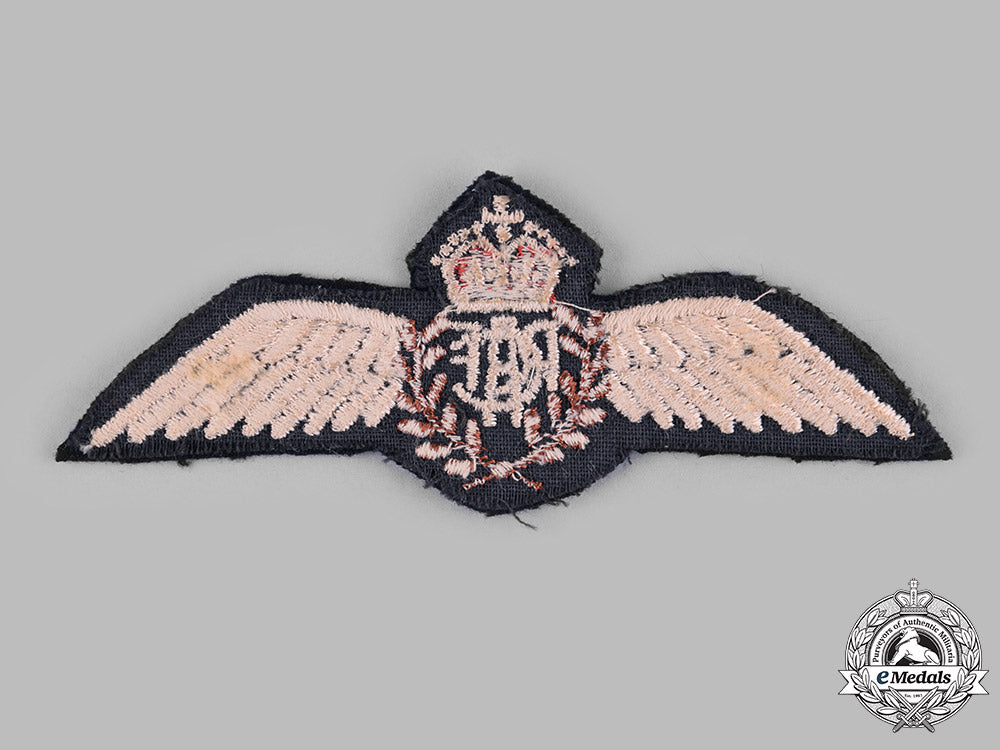 canada._a_second_war_royal_canadian_air_force(_rcaf)_pilot's_wing,1941-1943_issue_m19_13474