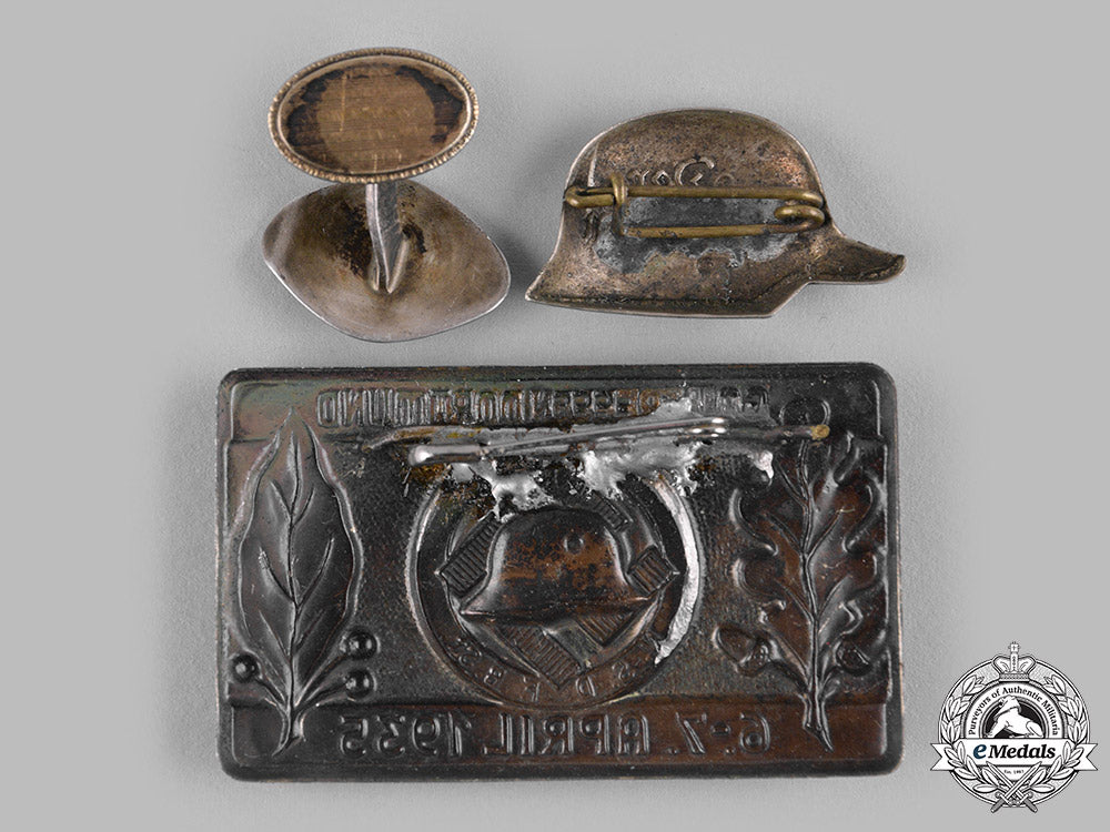 germany,_der_stahlhelm._a_group_of_stahlhelm_badges_m19_13613