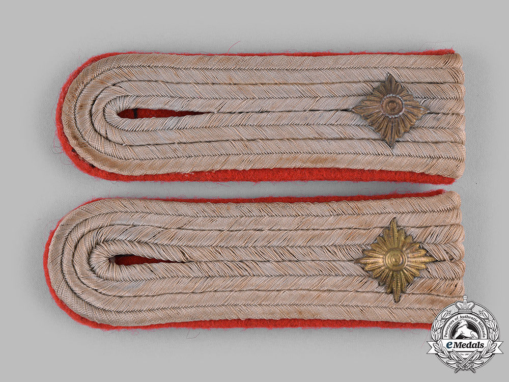 germany,_heer._a_group_of_heer_general_staff_oberleutnant_rank_insignia_m19_13622